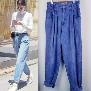 RARE Vintage 900 pleated Levi’s